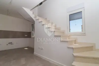 Stan 129 m², Pomer - pogled na more i bazen - 9
