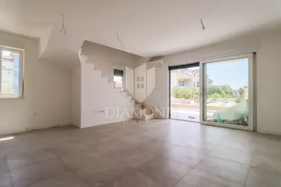Stan 129 m², Pomer - pogled na more i bazen - 8