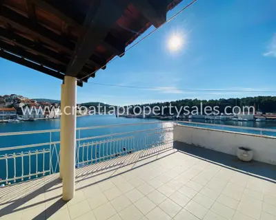 Kuća 116 m², Otok Brač - prvi red do mora - 10
