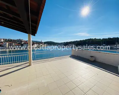 Haus 116 m², Otok Brač - erste Reihe zum Meer