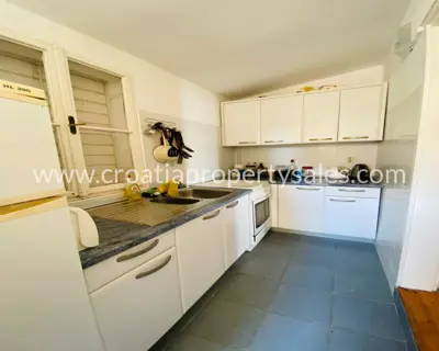 Kuća 116 m², Otok Brač - prvi red do mora - 3