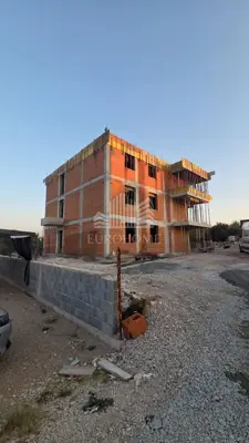Stan 57,62 m², Donje Ražine - terasa 10 m² i parkirno mjesto
