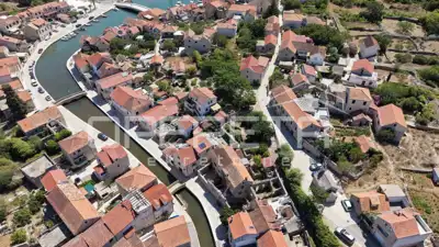 Stone house 80 m², Vrboska by the waterfront and parking - 8