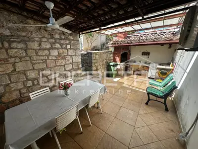 Stone house 80 m², Vrboska by the waterfront and parking - 12