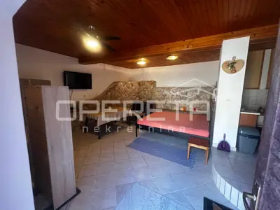 Stone house 80 m², Vrboska by the waterfront and parking - 17