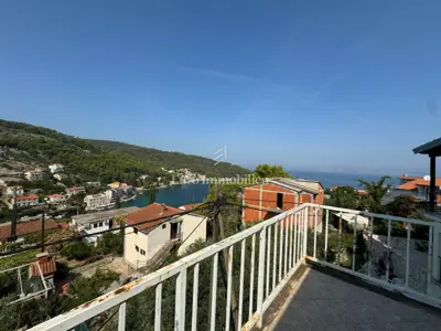 Kuća u Stomorskoj, Šolta - 3 spavaće sobe i 2 terase - 5
