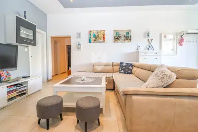 Apartment in Pula, Stoja - 3 bedrooms, terrace
