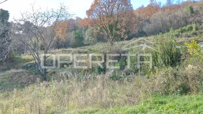 Atraktivno građevinsko zemljište 982 m² s pogledom na more blizu Opatije