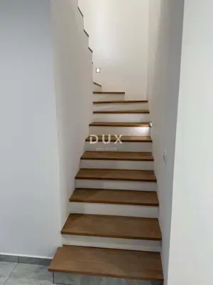 Kuća 180 m², Gedići - pogled na more i terasa 30 m² - 12
