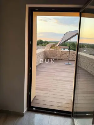 Kuća 180 m², Gedići - pogled na more i terasa 30 m² - 2