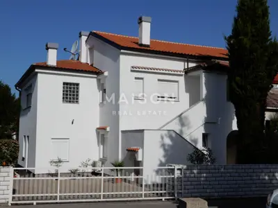 Kuća 300 m², Malinska na otoku Krku, blizu mora i centra - 2