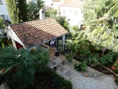 Kuća 300 m², Malinska na otoku Krku, blizu mora i centra - 10