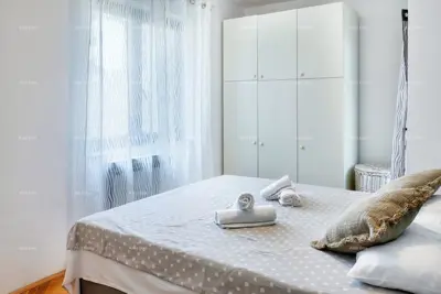 Kuća 3 apartmana, Veruda Pula, vrt i parking za 3 vozila - 7