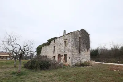 Steinhaus 25 m², Bale - Hof und Aussicht - 3