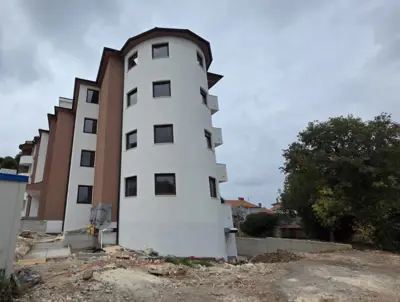 Luksuzni stan u blizini centra, pula stan 3-2 - 2