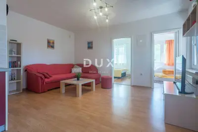 House 210 m², Biograd na Moru - quiet street in the center - 7