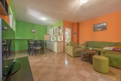 House 210 m², Biograd na Moru - quiet street in the center - 4