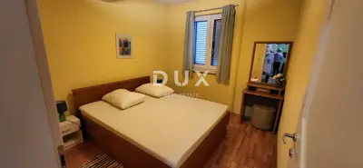House 210 m², Biograd na Moru - quiet street in the center - 10