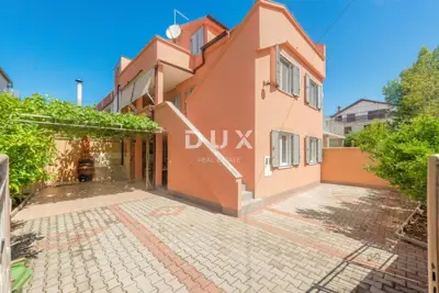 House 210 m², Biograd na Moru - quiet street in the center