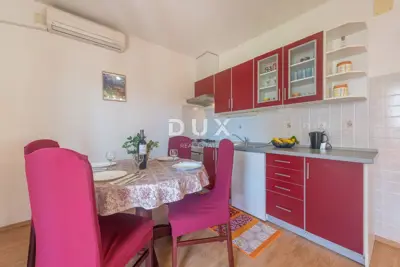 House 210 m², Biograd na Moru - quiet street in the center - 9