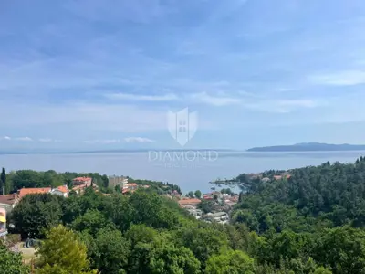 Stan, Ičići, 2 spavaće sobe, terasa i pogled na more