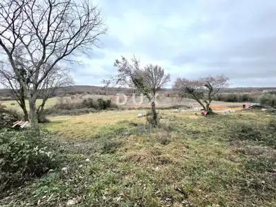 ISTRA, VIŠNJAN - Građevinsko zemljište s idejnim projektom za meditera - 4