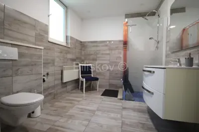 Apartmanska kuća 1 036 m², Omiš - 150 m od plaže - 13