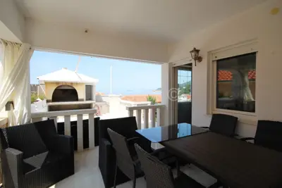 Apartmanska kuća 1 036 m², Omiš - 150 m od plaže - 14
