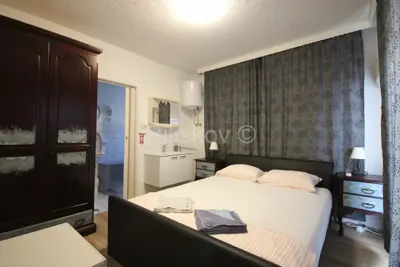Apartmanska kuća 1 036 m², Omiš - 150 m od plaže - 17