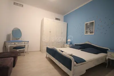 Apartmanska kuća 1 036 m², Omiš - 150 m od plaže - 12