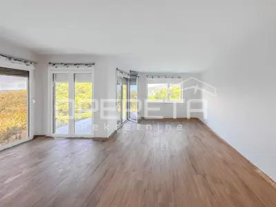 Wohnung mit 2 Schlafzimmern und Balkon, Meerblick - Šibenik - 3