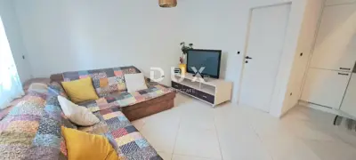 Semi-detached house 90 m², Hreljin - two floors and parking - 8