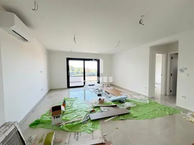 Stan na prvom katu s krovnom terasom sa predivnim pogledom na more u Novigradu - 2