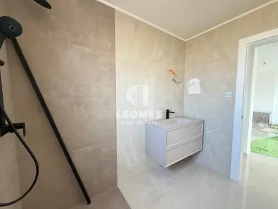 Stan na prvom katu s krovnom terasom sa predivnim pogledom na more u Novigradu - 7