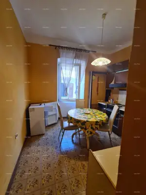 Stan 78 m², Pula Centar - pješačka zona i autentičan duh - 18