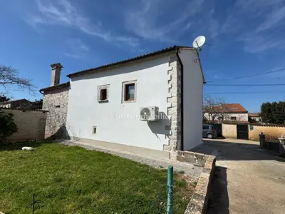 Haus 65 m², Barban - Doppelhaushälfte aus Stein