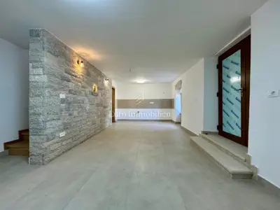 Haus 65 m², Barban - Doppelhaushälfte aus Stein - 2
