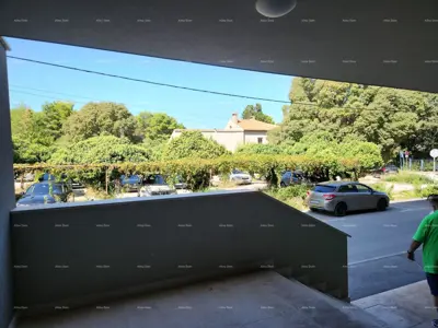 STOJA Modernes Apartment mit 80 m² Terrasse, 100 m vom Meer in Pula! - 15