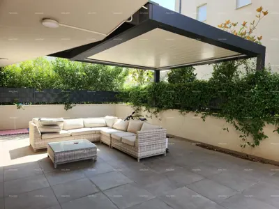 STOJA Modernes Apartment mit 80 m² Terrasse, 100 m vom Meer in Pula! - 14
