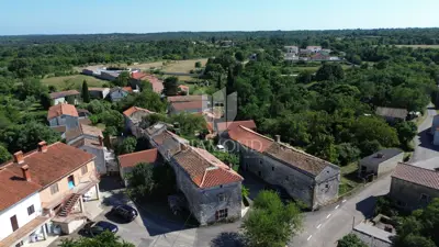 Steinhaus zur Adaptierung, Marčana, Grundstück 360 m² - 10