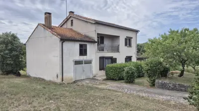 House 220 m², Karojba - quiet settlement and yard 619 m²