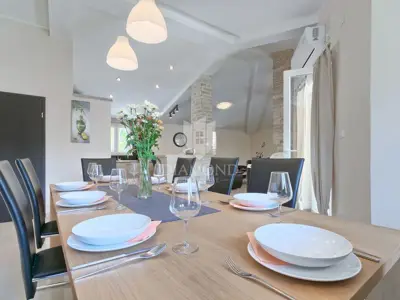 Vila 215 m², Labin - bazen i vrt - 12