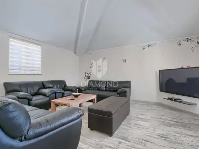 Vila 215 m², Labin - bazen i vrt - 19