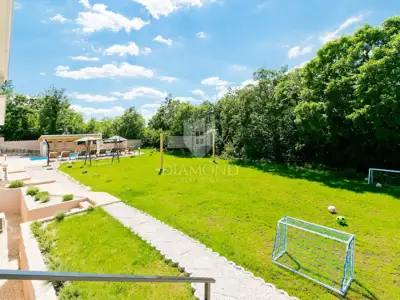 Vila 215 m², Labin - bazen i vrt - 10