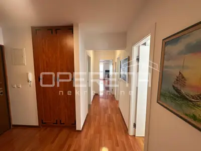 Trosoban stan na Žnjanu s loggiom i garažom, prvi red do mora - 5