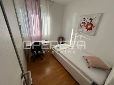 Trosoban stan na Žnjanu s loggiom i garažom, prvi red do mora - 6