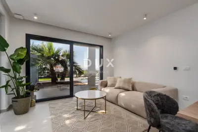Villa 683 m², Poreč - 3 residential units - 15