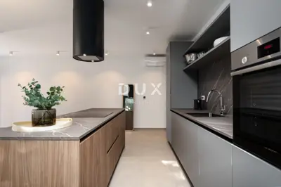 Villa 683 m², Poreč - 3 residential units - 11