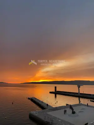 Senj-stan u prvom redu do mora - 12