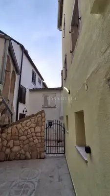 Stone house 66 m², Medulin center - 2 terraces and 2 kitchens - 8